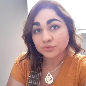 Meet your Posher, Mariela